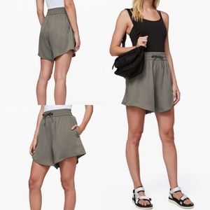 Lululemon feeling femme short